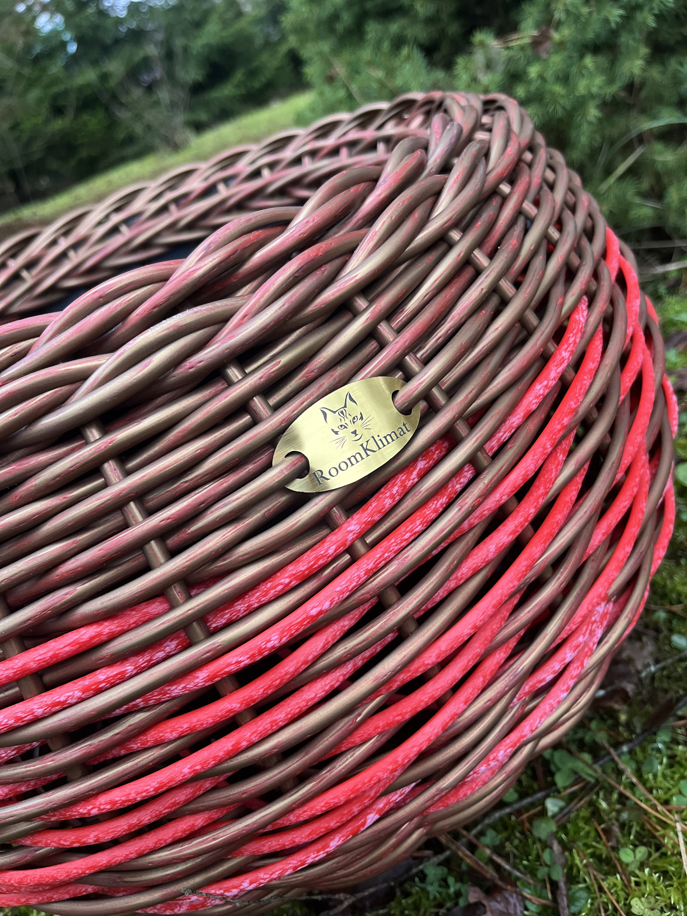 Кашпо из искусственного ротанга двухцветное бургунди 16л