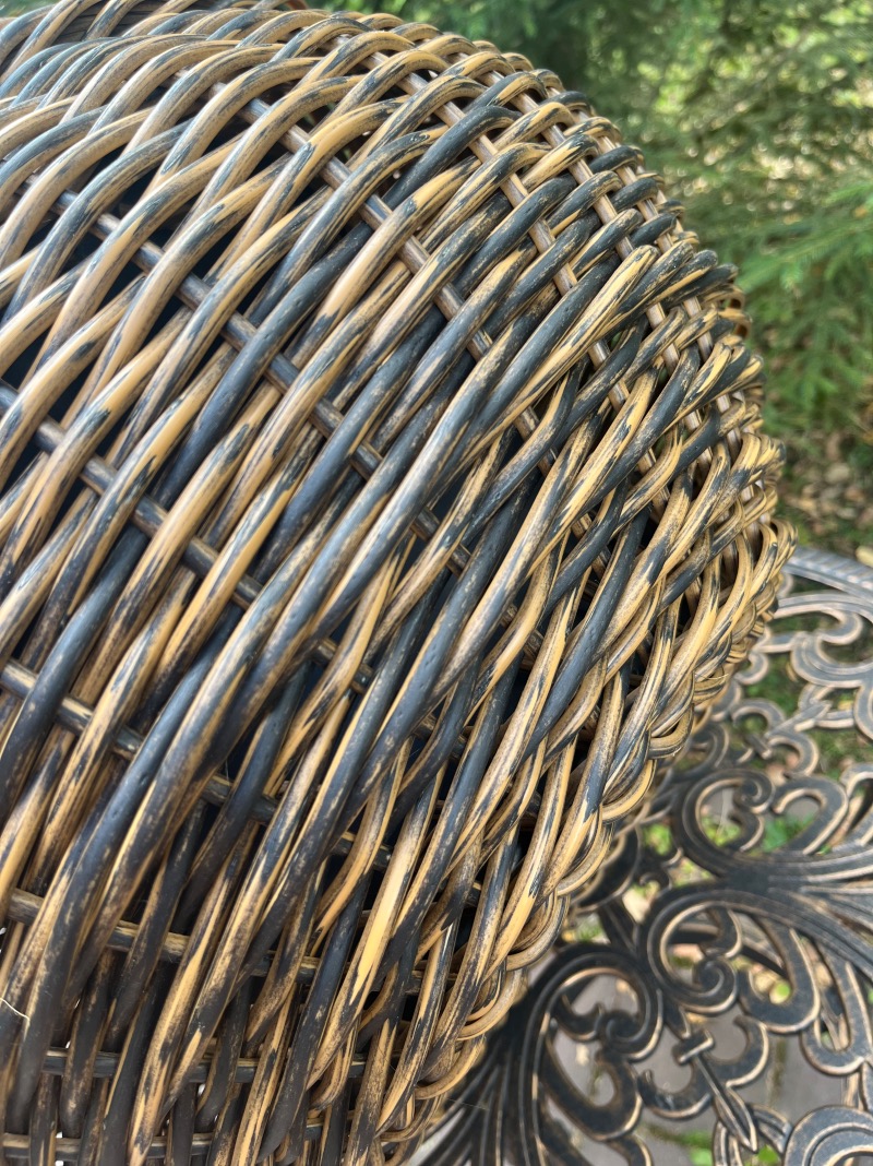 Кашпо шар из искусственного ротанга Аксель 20 литров