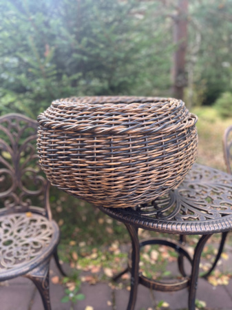 Кашпо шар из искусственного ротанга Аксель 20 литров