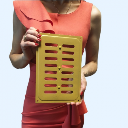 165х240 с задвижкой золото Решетка вентиляционная металлическая