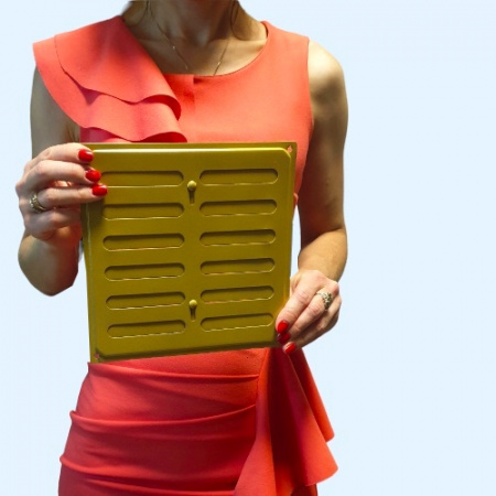 200x200 с задвижкой золото Решетка вентиляционная металлическая